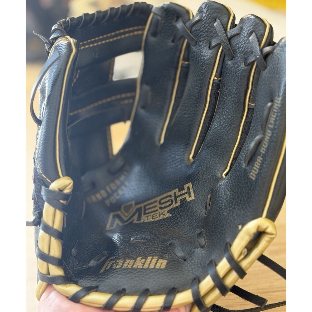 Franklin MeshTek 9.5 Youth T-Ball Baseball Glove Black Gold Beginner RHL - Picture 2 of 10